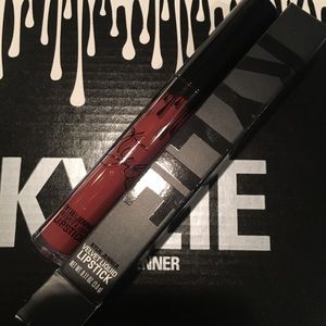NIB!! Kylie Velvet Liquid Lipstick in BRAT